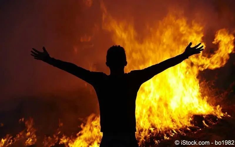 Verbrennung zu welchem arzt